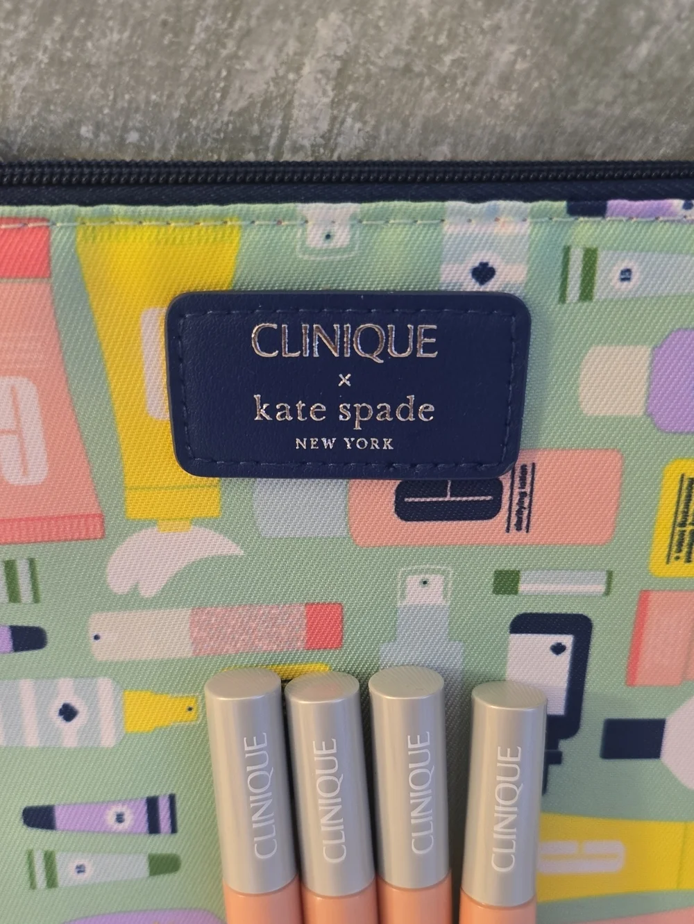 Clinique Cosmetic Pouch & 4 Clinique Airkiss Pop Creamy Lip Gloss New